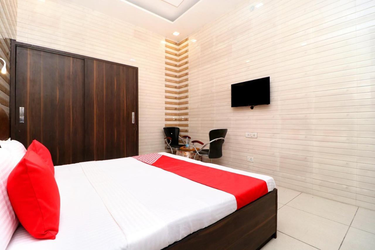 Hotel O Max Jalandhar Luaran gambar