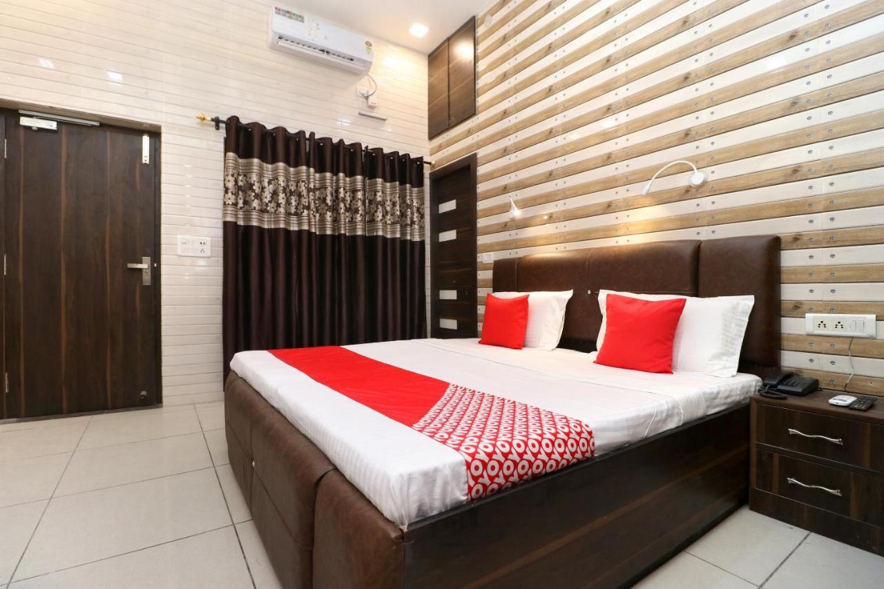 Hotel O Max Jalandhar Luaran gambar