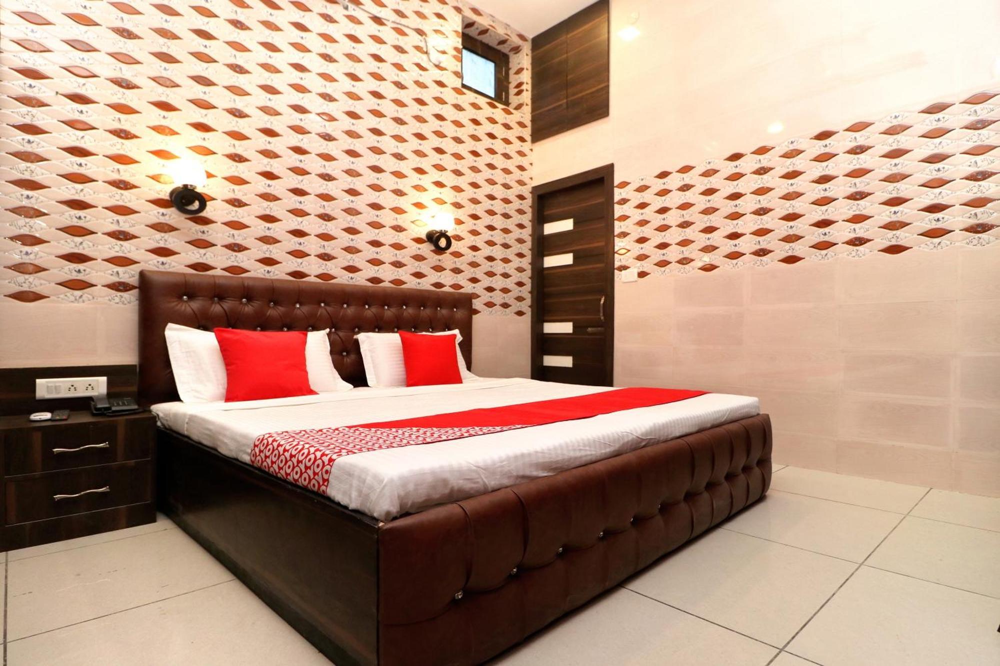 Hotel O Max Jalandhar Luaran gambar